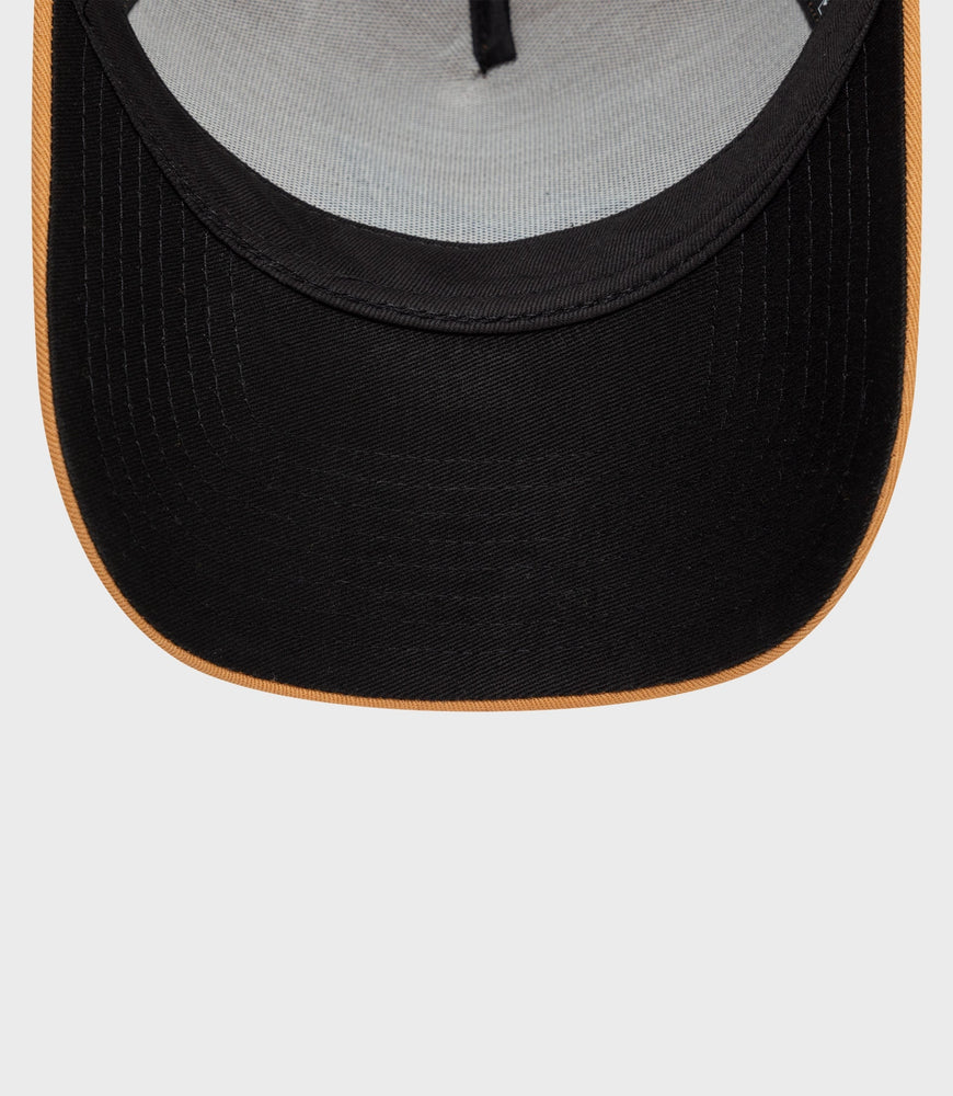 New Era Alpine Seizoensgebonden E-Fame Trucker Cap - Beige