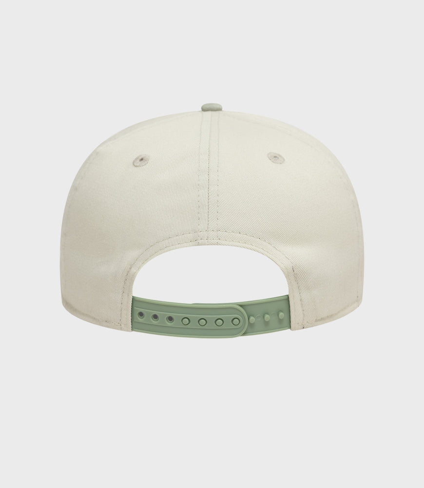 New Era Alpine Acid Wash Golfpet - Wit